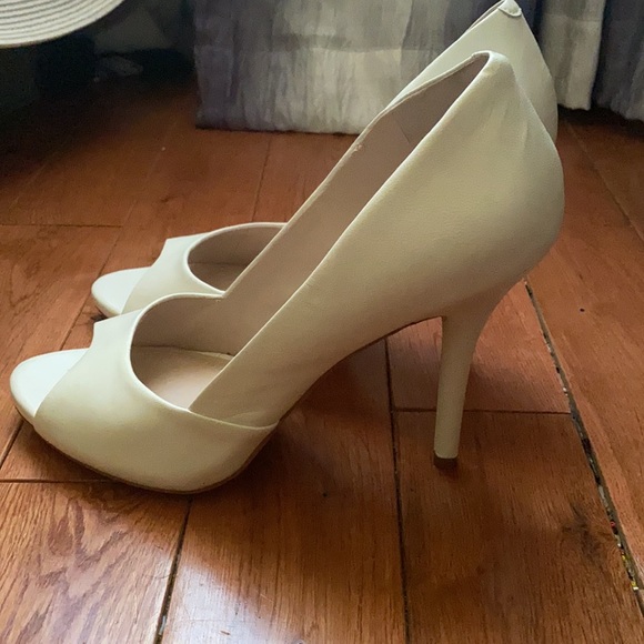 White peep toes heels - Picture 2 of 3